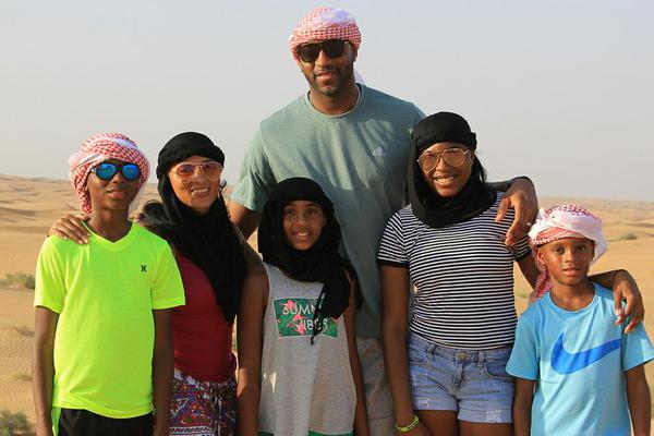 赫内斯：拜仁再次成为一座堡垒；孔帕尼像老母鸡一样保护球员