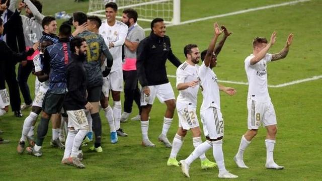 米兰vs拉齐奥终场前点球未判原因：马鲁西奇对帕夫洛维奇犯规