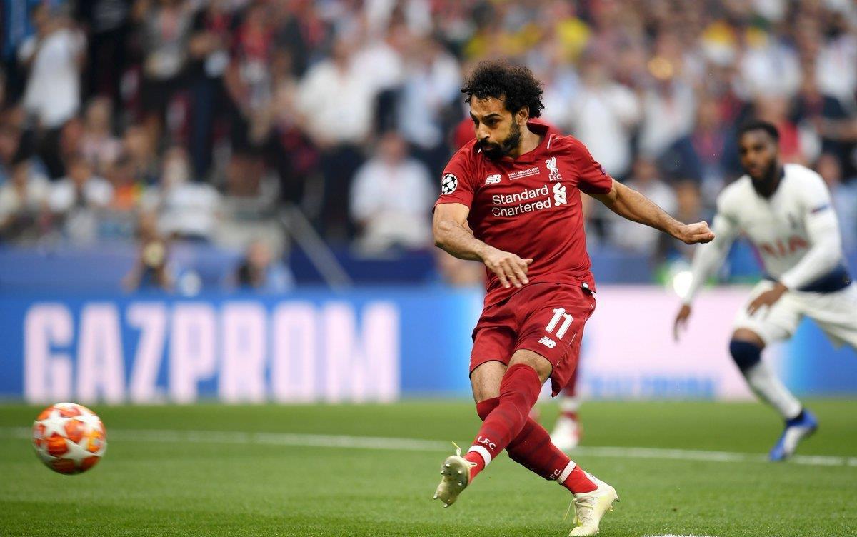 自杀事件后两年，贝卡-贝卡重回赛场并再度取得进球