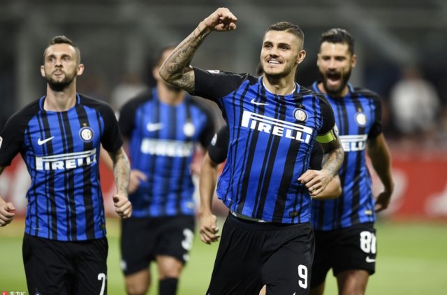 安迪·卡罗尔惊叹切赫神扑，创英格兰足球史经典瞬间