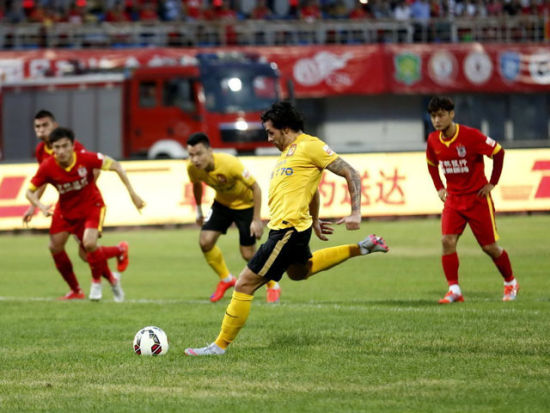 Tristan Mershon滑板长片《Singer Tower》首发片段